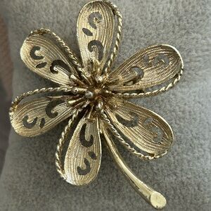 Vintage Gold Tone Filigree Flower Brooch Pin Floral Statement Jewelry
